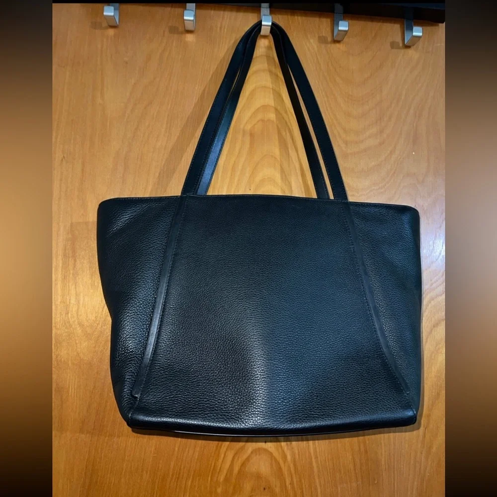 Michael Kors Voyager Tote - Picture 5 of 9